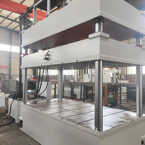 Presse hydraulique servo de 160 tonnes à quatre colonnes à vitesse rapide avec trois faisceaux moyeu de roue de châssis automobile formant des applications de forgeage - Product Image 3