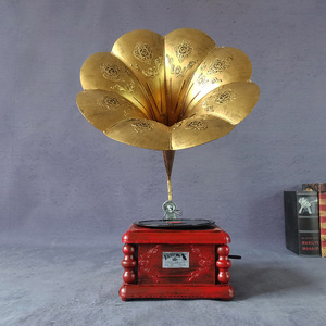 American Retro Gramophone Ornament Creative Wedding Photography Prop <strong>Old</strong> Fashioned Handmade Record Player Exquisite Souvenir - Product Image 2