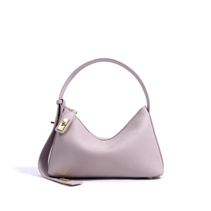 Bolso de mano de cuero genuino de diseño exclusivo, bandolera cruzada de gama alta para la Petite. - Product Image 1