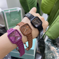 Montre Scottie 9718 élégante en bambou, montre de luxe colorée en quartz, acier inoxydable, cadran carré rose, étanche, montre tendance pour femme