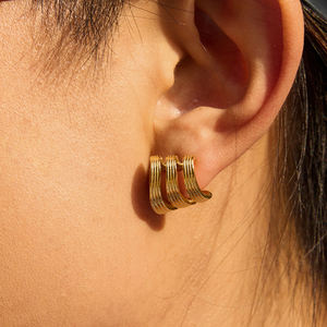 J & D orecchini in filo minimalista alla moda 18k placcatura oro acciaio inossidabile classico 3 strati di filo cavo orecchino - Product Image 1