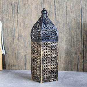 Lanterne décorative atmosphérique en <span class=keywords><strong>fer</strong></span> <span class=keywords><strong>forgé</strong></span> marocain, style vintage ajouré, faite à la main, prête à l'emploi et étiquetée pour l'expédition - Product Image 4