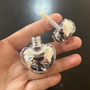 ISMAN - Envase de Brillo Labial en Forma de Corazón para Niños, Color Plateado Degradado a Rosa, Tubo de Envase Cosmético con Aplicador, 7 ml - Product Image 3