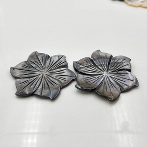 Colgantes de Concha Natural Tallada en Forma de Flor de 5 Pétalos, Estilo Bohemio, Color Gris, Madreperla Grabada, Dijes para Collar, Moda, Venta al Por Mayor - Product Image 3