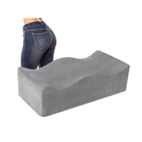 Coussin ergonomique gris en mousse à mémoire de forme pour le fessier, avec contour incurvé pour le modelage des hanches, support pour siège de voiture et usage intérieur, amovible