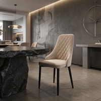 Chaise de salle à manger ergonomique moderne en velours capitonné avec dossier, pieds en fer noir et assise décorative pour la maison, le bureau, l'appartement, le bar à domicile