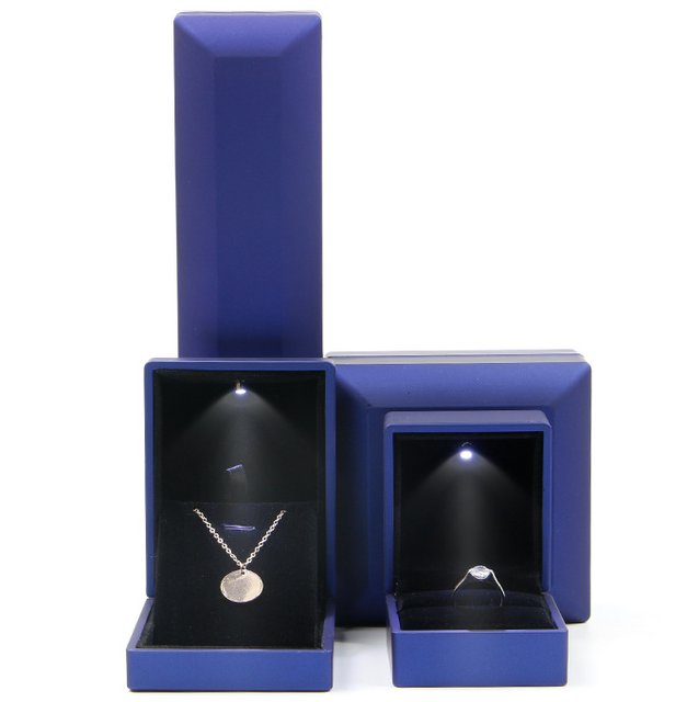 Luxury LED Light Custom Logo Lint Ring Necklace Pendant Jewelry Box with High Quality Cotton Lining for Gift & Exhibition Use