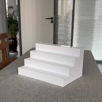 Design personnalisé moderne et écologique échelle de stockage de cosmétiques de bureau présentoir 3 étagères acrylique blanc pour boîte aveugle parfum