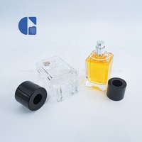Flacon de parfum en verre personnalisé avec logo, 50 ml, 100 ml, transparent, carré, rechargeable, vaporisateur cosmétique avec bouchon noir
