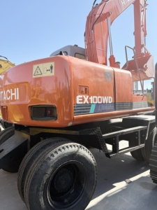 Excavatrice d'occasion Hitachi EX100WD 10 tonnes, pelle sur pneus d'occasion, haute qualité, d'origine, excellentes performances - Product Image 2