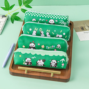 Estuche para lápices Carman Panda, bolsa de papelería para escuela y oficina con cremallera y estampado digital verde - Product Image 5