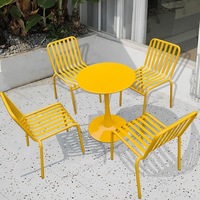Ensemble table et chaises en fer pour extérieur, design moderne et minimaliste, idéal pour cour, terrasse, balcon, salle à manger