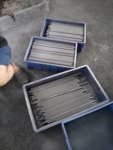 قضيب كربون جرافيت مُشبع بالأنتيمون عالي الكثافة 2.20 جم/سم² بقوة ضغط 170 ميجا باسكال، قليل الرماد 0.2%، حجم حبيبات 325 ميش - Product Image 5