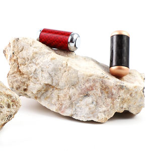 Boîte-cadeau personnalisée Premium Fine et Simple Bow Ciel et Terre Logo en fibre de carbone Rafraîchisseur d'air pour voiture Vente en gros Parfum de voiture - Product Image 2