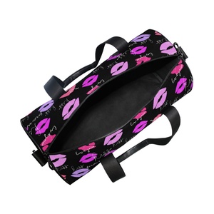 กระเป๋าเดินทางแบบพับได้กันน้ำลายกราฟฟิตีแฟชั่น ทำจากไนลอน สำหรับผู้หญิง ใช้สำหรับเดินทางช่วงสุดสัปดาห์ เล่นกีฬา ออกกำลังกาย พร้อมโลโก้ตามสั่ง - Product Image 5