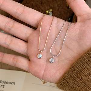 Collar de Plata de Ley S925 con Diamantes, Diseño de Burbuja Brillante con Gota de Agua Azul y Nicho Desértico - Product Image 5