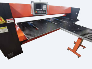 टिस्क cnc किनारे झुकने उपकरण-सर्वो 10-अक्ष, गेंद स्क्रू बैक गेज 0.1 मिमी, इननोवेशन टच पैनल, कस्टम यू/जे टेबल - Product Image 4