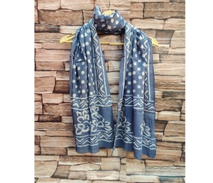 ผ้าคลุมไหล่ Mul Mul Cotton Stole ลายพิมพ์ด้วยมือแบบ Dabu เนื้อผ้านุ่ม น้ำหนักเบา ระบายอากาศได้ดี สำหรับผู้หญิง สวมใส่ได้ทุกวัน สไตล์ชาติพันธุ์ แฟชั่นลำลอง - Product Image 6