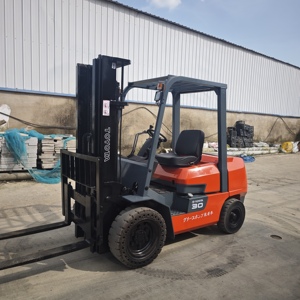 Used Toyota <b>Forklift</b> 3 TON 4300KG Japan with Japanese Toyota & Mitsubishi Engines FD30 0-2000 Hours - Product Image 3