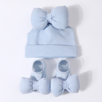 Nouvel ensemble respirant printemps bébé : bonnet doux rembourré en coton avec nœud et chaussettes tricotées, avec foulard intégré pour enfants