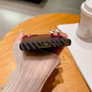 Custodia di protezione per la caduta premium con stampa in fibra di carbonio di moda per <span class=keywords><strong>Samsung</strong></span> S24 Ultra per <span class=keywords><strong>Samsung</strong></span> Note 20 Ultra custodia per telefono - Product Image 5