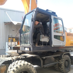 Excavadora de ruedas Hyundai 210w-7 de 21 toneladas con cucharón de excavación de 1.05 m³ de capacidad, equipo pesado usado a bajo precio con 1 año de garantía. - Product Image 4