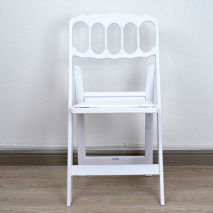 Chaise pliante blanche Napoléon pour événements de mariage avec assise à lattes, chaise de fête en résine PP imperméable et empilable - Product Image 6