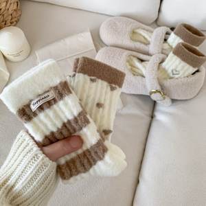 Chaussettes mi-mollet en polaire épaisse et chaude, rayées, pour dormir à la maison - Product Image 3