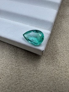 Piedra Esmeralda en forma de pera Grado Premium Muy fino y de alta calidad Corte de pera zambiana natural 1,67 CTS para la fabricación de joyas - Product Image 4