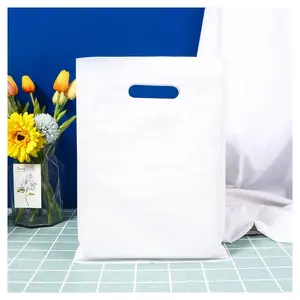 Plain Model Recyclable Plastic Gift Bags with Handles Sparkling Star Candy Bags for All Kinds of Holiday Parties