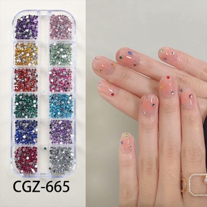 Accesorios de Uñas con Diamantes Redondos Pequeños de Fondo Plano, 12 Cajas, Tamaños Variados, Decoraciones de Uñas Súper Brillantes, Gran Venta - Product Image 1