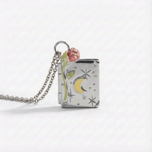 Collana con Ciondolo a Forma di Luna e Stella Tridimensionale in Oro e Argento, Fiore Rosa, Apribile, Stile Vintage - Product Image 5