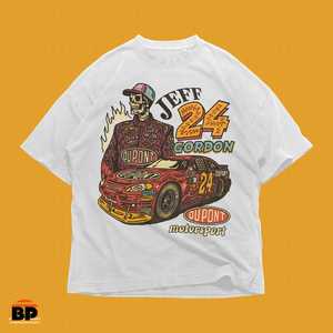 T-shirt Grafica Skeleton Racer Vintage Anni '90, Maglietta Oversize Streetwear Racing, T-shirt Hot Rod Car Art Motorsport per Uomo Donna - Product Image 1