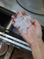 Machine à glace industrielle de 1350W pour la transformation des produits de la pêche et des fruits de mer, production de glace en flocons et manipulation facile des flocons
