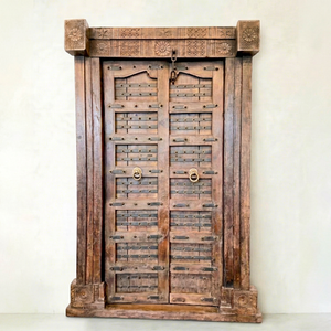 Porte double en bois vintage de Bangalore, style héritage indien, avec cadre orné, quincaillerie métallique antique, darwaza traditionnel rustique - Product Image 1