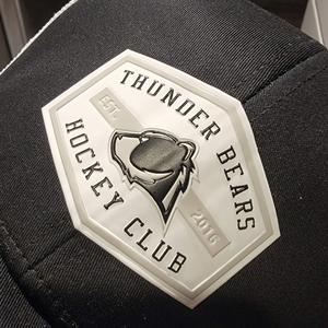 Etichette per trasferimento di calore ad alta frequenza in TPU goffratura 3D con Logo personalizzato distintivi per pressatura a caldo con finitura lucida flessibile impermeabile - Product Image 2