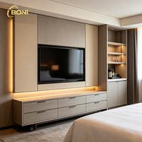 Meuble TV sur mesure MARFA pour hôtels, unité murale en bois grainé pour suite d'hôtel, tailles personnalisées