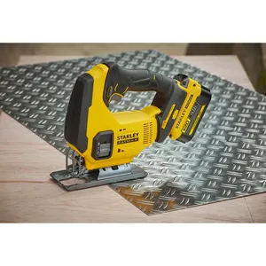 STANLEY®V20 18V puzzle senza fili 3 batterie agli ioni di litio (2X4.0 Ah + 1X2.0 Ah) per seghe in legno FATMAX®Modello SFMCS600M2K-QW V20 - Product Image 2