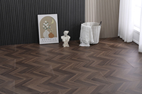 Parquet stratifié chêne foncé chevron HDF AC4 imitation noyer, système clic, pour salon et villa de luxe
