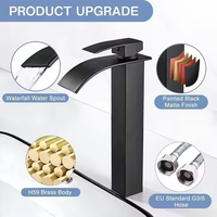 Robinet de salle de bain moderne de luxe en or brossé, cascade, sur pied, à poignée unique, pour douche et baignoire, avec mélangeur d'eau