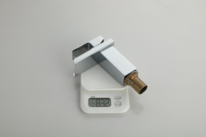 Vòi Nước Bồn Rửa Nhà Tắm Bằng Đồng Thau Chất Lượng Cao Sang Trọng - Product Image 3