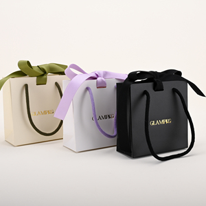 GLAMPKG - Caja de Joyería con Logotipo Estampado en Caliente Personalizado al por Mayor, Bolsa de Papel para Almacenamiento de Joyas con Asa de Listón para Regalo - Product Image 6