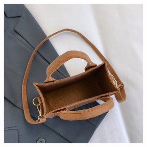 Borsa in feltro di poliestere da donna, borsa a tracolla leggera e testurizzata, borsa casual minimalista con apertura superiore, borsa dalla texture morbida - Product Image 6
