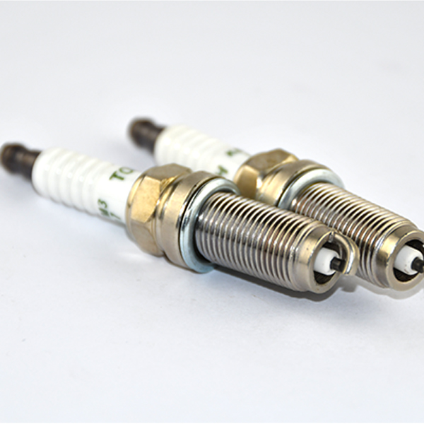 LFR5A-11 6076 K16HPR-U11 Spark Plug for Nissan SENTRA XTRAIL