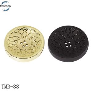 Botón de costura personalizado Fabricante de aleación de zinc Camiseta Botón de 4 agujeros Nombre grabado personalizado Accesorio de ropa Botones de logotipo de metal - Product Image 4