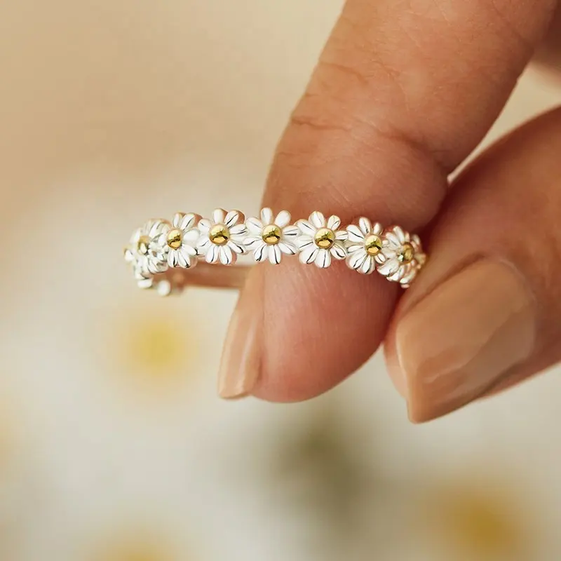 GT 2022 Factory Price Korean Style Adjustable Opening Vintage Daisy Simple Flower Rings Bride Wedding Engagement Ring Finger 925