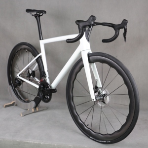 Bicicleta completa de 7.2 kg, ultraligera, 7.1 kg, cuadro de carbono R7170 Di2, rodamientos cerámicos, ruedas de carbono y titanio TT-X68 - Product Image 2