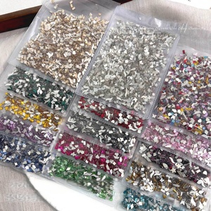 Vente en gros usine – Breloques pour ongles 3D à fond plat, couleur champagne, effet bling-bling, assortiment de diamants 1440 - Product Image 2