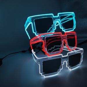 Lunettes LED rechargeables par USB, multicolores, à lentilles fumées clignotantes, pour fêtes, remises de diplômes, Saint-Valentin, Ramadan, Thanksgiving, cadeaux - Product Image 1