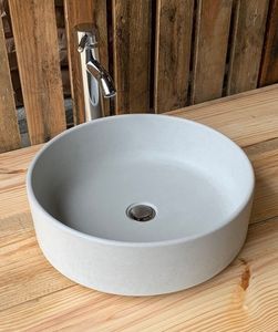 Lavabo Cylindrique Moderne Minimaliste en Béton Gris Clair, Vasque à Poser pour Salle de Bain - Product Image 1